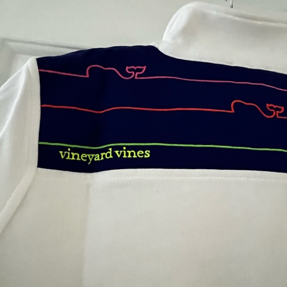 Vineyard Vines Quarter Zip - Picture 1 of 5